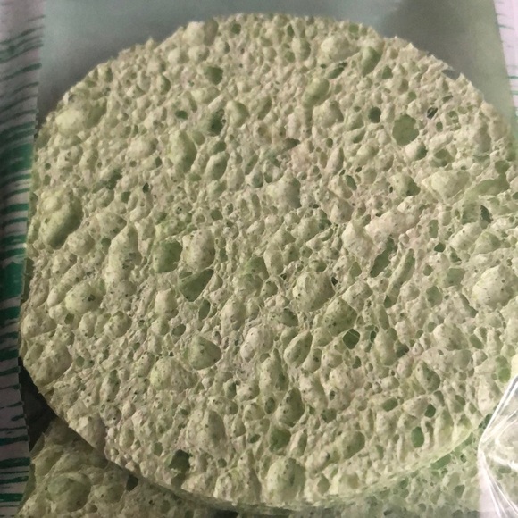 Ecotools Natural Mask Remover Sponges - Picture 3 of 4
